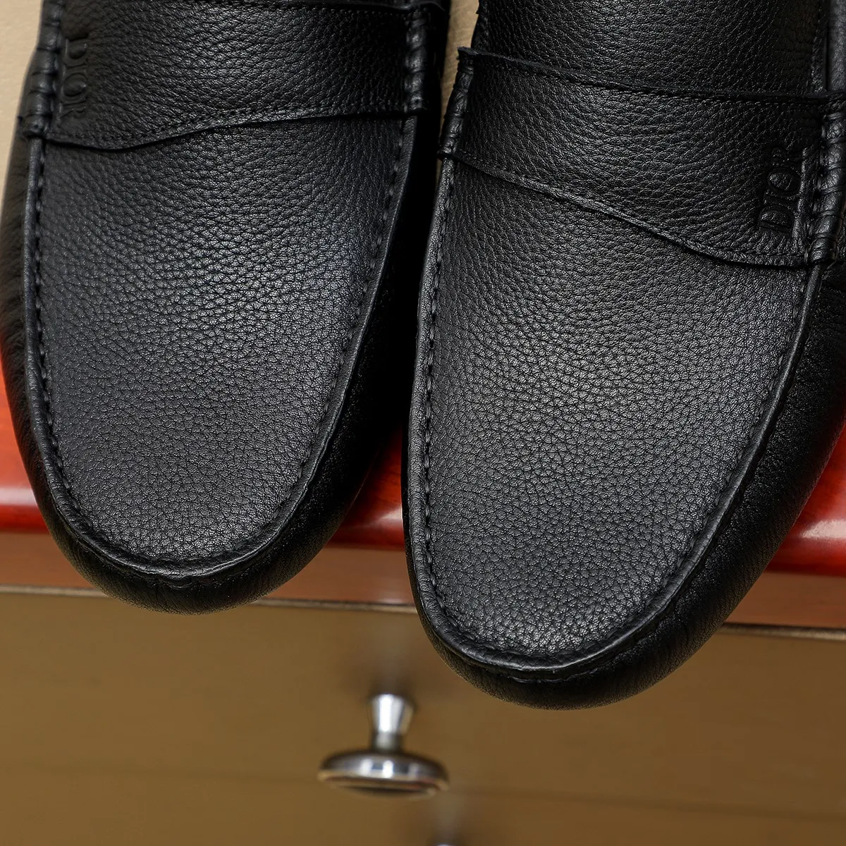 Men's shoes 💰380 🕷️🕷️[Dior] Dior's new casual men's shoes are launched in Hong Kong counters. Official website 1:1 production. Italian original first-layer cowhide + 🐷 leather lining. Designed by European and American masters. Perfect shape to create counter quality, solid color rubber wear-resistant outsole and classic dazzling toe! Super versatile and very comfortable. High-end without losing taste, fashionable and novel! ! Absolute focus! Colors available! Code number 38-44 (45.46 customized)